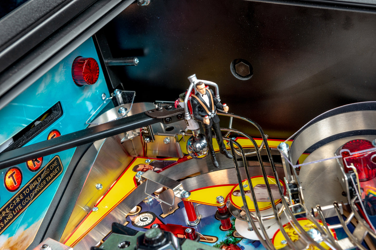 JAMES BOND 007 PREMIUM Edition Flipper - STERN Pinball