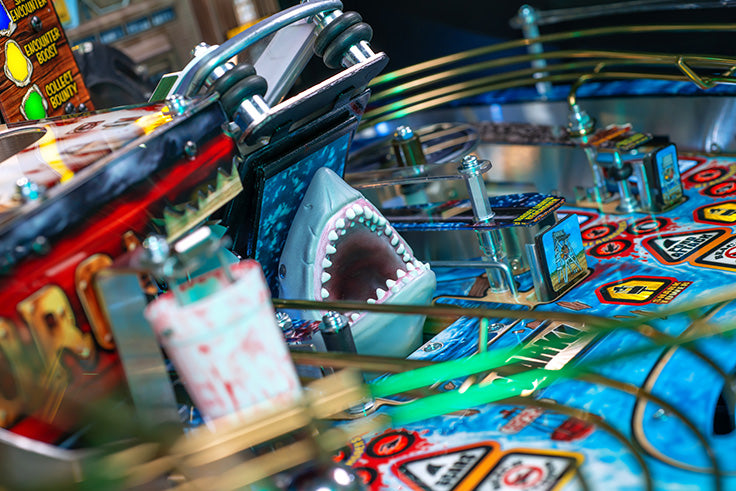 JAWS 50th ANNIVERSARY PREMIUM Edition Flipper - STERN Pinball