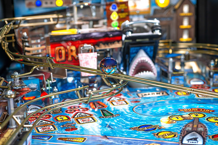 JAWS 50th ANNIVERSARY PREMIUM Edition Flipper - STERN Pinball