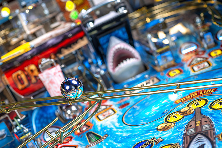 JAWS 50th ANNIVERSARY PREMIUM Edition Flipper - STERN Pinball