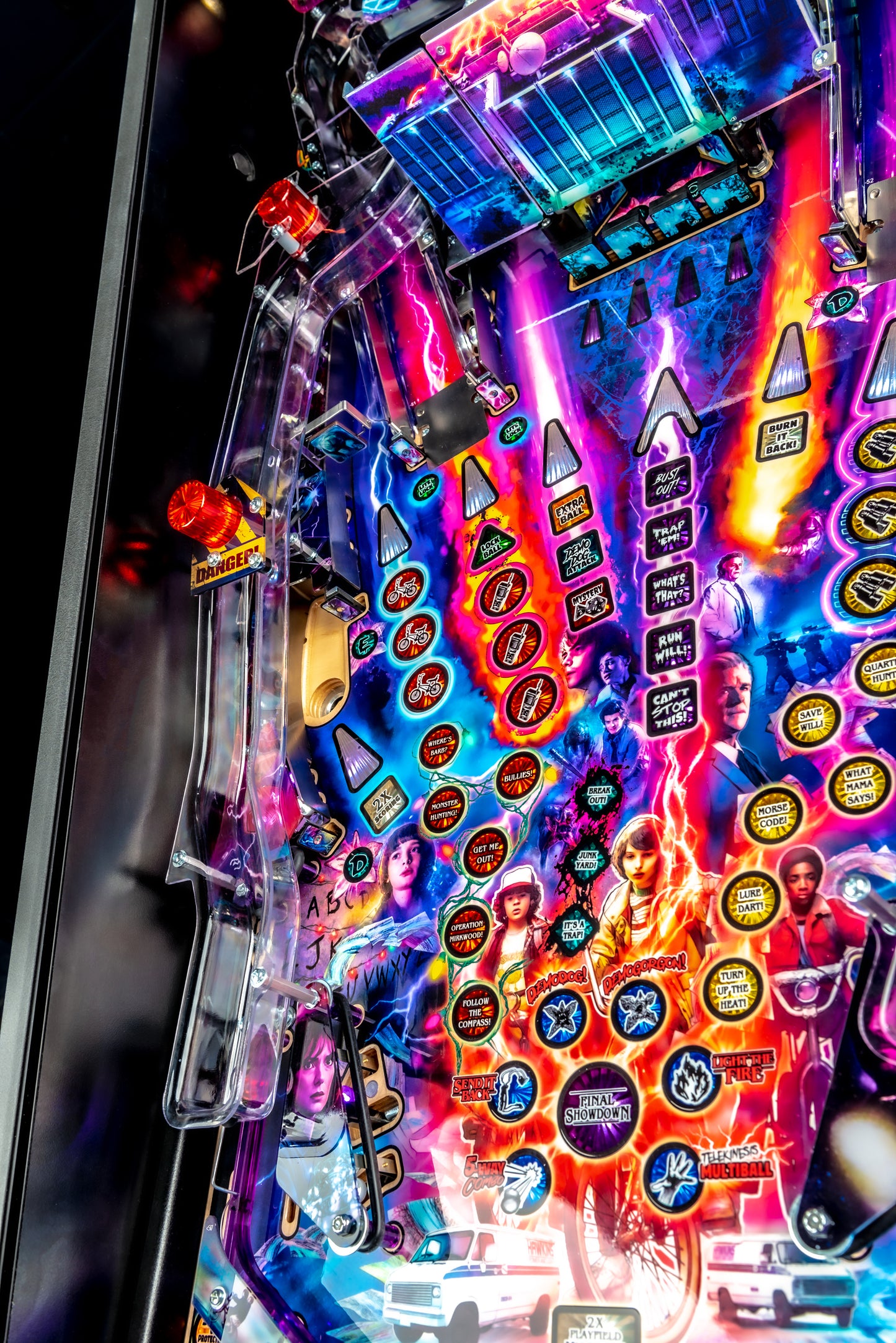 STRANGER THINGS PRO Edition Flipper - STERN Pinball